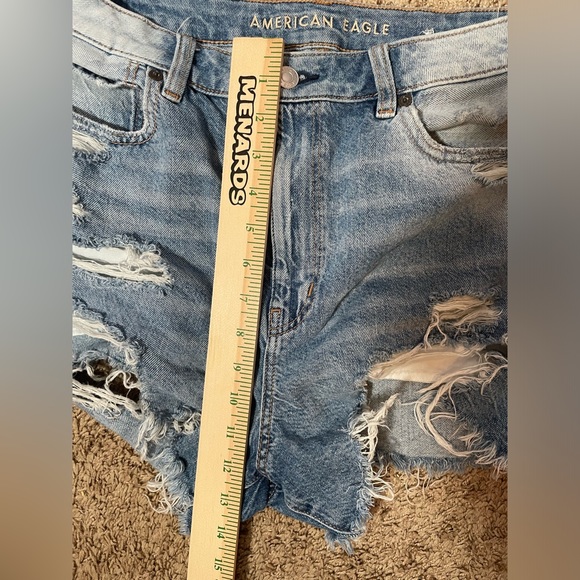 American Eagle Women's Denim Jeans Mom Shorts Size 12 Heavily distressed - Picture 10 of 11